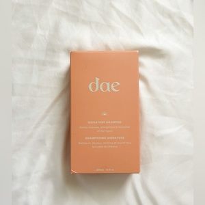 SOLD / NOT FOR SALE!!!! Brand New Dae Signature Shampoo